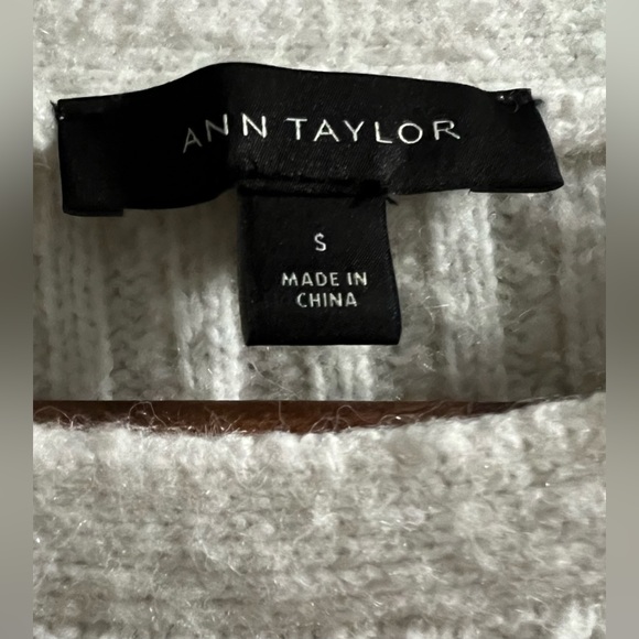 Ann Taylor Winter White Cable Knit Sweater Size Small - Picture 2 of 5